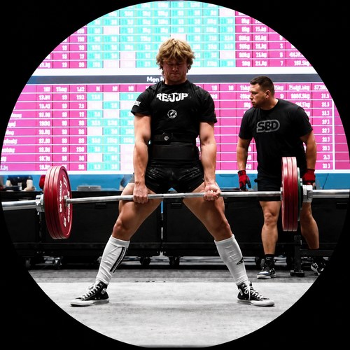 Freddie Runciman deadlifting in competition